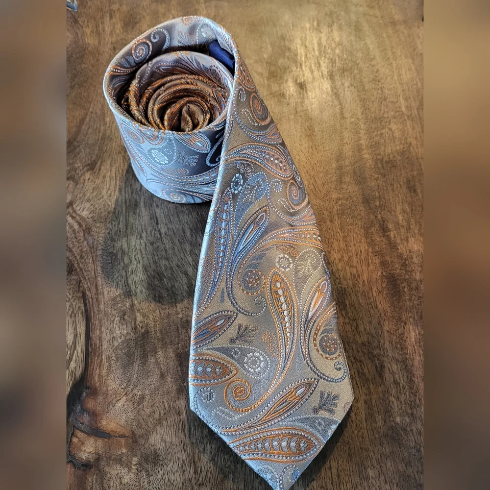 Stafford Paisley Tie in Silver and Burnt Orange